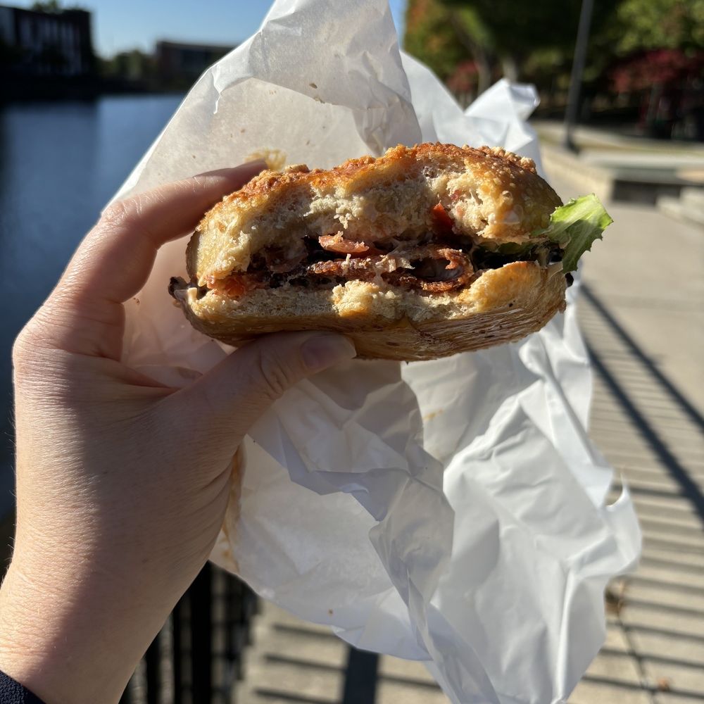 BLT