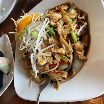 Thai Paradise - Pad See Ew - Thai Near Me - Folsom, California Thai Paradise - Pad See Ew - Thai Near Me - Folsom, California