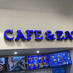 This location serves really good food and very good ice cream This location serves really good food and very good ice cream