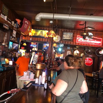 Friday's South - people at a bar - Dive Bars Near Me - Belleville, Illinois Friday's South - people at a bar - Dive Bars Near Me - Belleville, Illinois