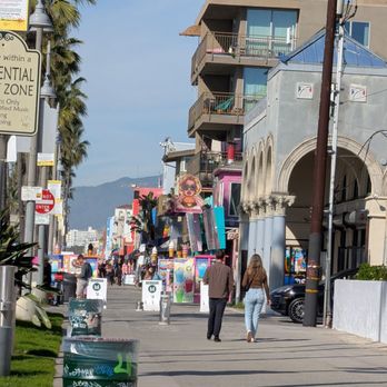 Venice Beach Boardwalk - Venice Boardwalk - Beaches Near Me - Venice, California Venice Beach Boardwalk - Venice Boardwalk - Beaches Near Me - Venice, California