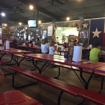 Hammond's BBQ - Lunch time - Barbeque Near Me - Glen Rose, Texas