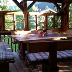 Almer Bauernkasten - Garden table outside.