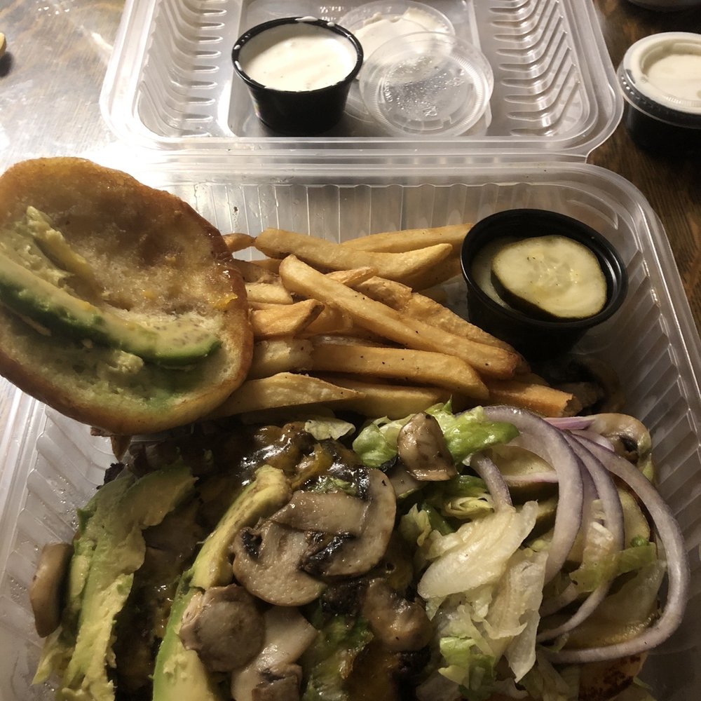 Chili's - Oldtimer with Cheese* added mushrooms and Avocado Slices - American Near Me - Aiken, South Carolina Chili's - Oldtimer with Cheese* added mushrooms and Avocado Slices - American Near Me - Aiken, South Carolina