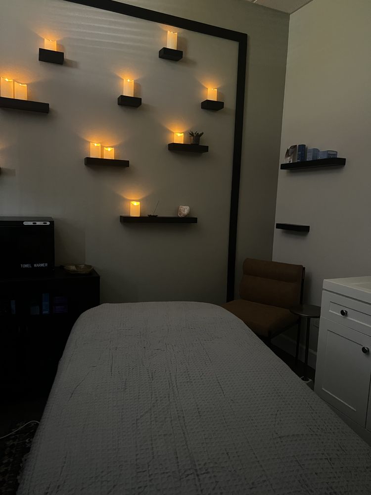 Bare Waxx Studio Logo