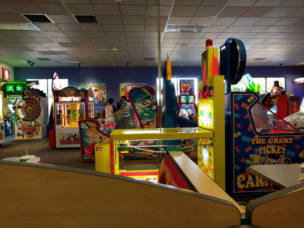 Chuck E. Cheese