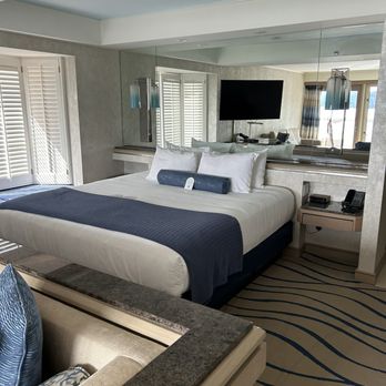 Beverly's - King lake suite with fireplace - New American Near Me - Coeur d'Alene, Idaho