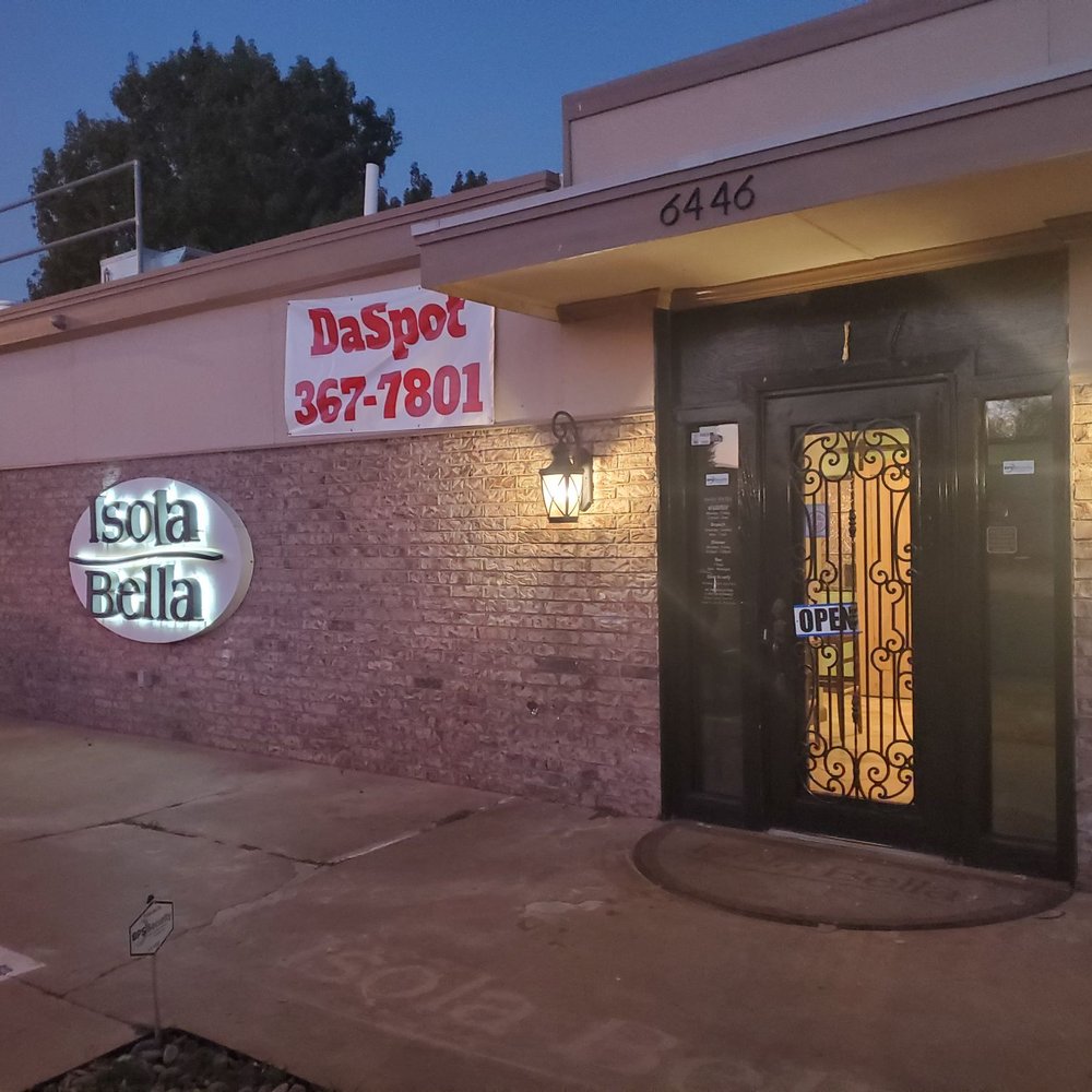 Da Spot - the front entrance of a restaurant - Chicken Shop Near Me - Oklahoma City, Oklahoma Da Spot - the front entrance of a restaurant - Chicken Shop Near Me - Oklahoma City, Oklahoma