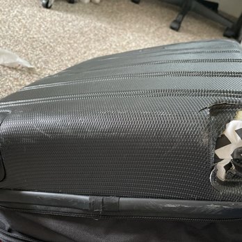 Icelandair - Broken luggage that they refuse to take responsibility for. - Airlines Near Me - Seattle, Washington