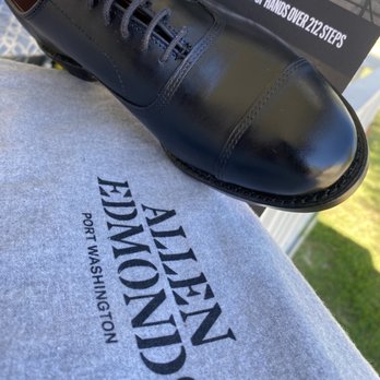 Allen Edmonds - Oxford Cap toe (Black) with closed lacing - Shoe Stores Near Me - Houston, Texas