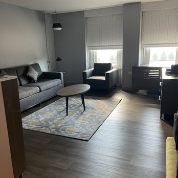 Hotel Indigo Chattanooga - Downtown - Livingroom - Hotels Near Me - Chattanooga, Tennessee Hotel Indigo Chattanooga - Downtown - Livingroom - Hotels Near Me - Chattanooga, Tennessee