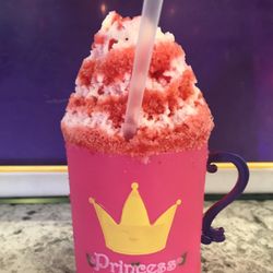 Tiger Snoballs - Strawberry Cheesecake flavor with cream in a designer cup