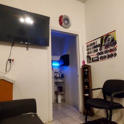 GBG Auto Repair & Inspection - Waiting room and guest rest room