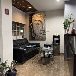 Happy Feet Massage - Waiting area