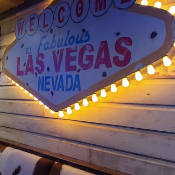 Hard Eight BBQ - Indoor decor - Barbeque Near Me - Burleson, Texas