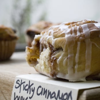 Bloomsbury Coffee House - Sitcky cinnamon bun - Coffee & Tea Near Me - London, XGL Bloomsbury Coffee House - Sitcky cinnamon bun - Coffee & Tea Near Me - London, XGL