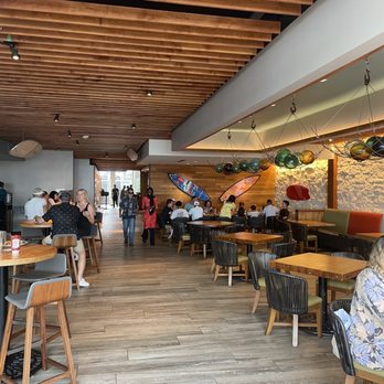 Duke's La Jolla - New American Near Me - La Jolla, California