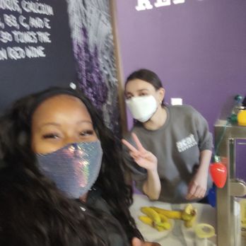Acai Republic - Super friendly staff - Juice Bars & Smoothies Near Me - Redondo Beach, California