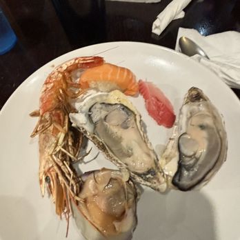 Royal Buffet - oyster, clam, shrimp, salmon nigiri - Buffets Near Me - Hoffman Estates, Illinois