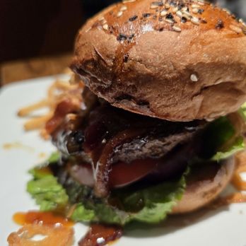 Local Goat - Whiskey Burger - New American Near Me - Pigeon Forge, Tennessee