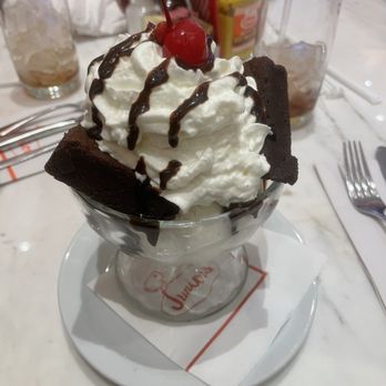 Junior's - Brownie Sundae - Breakfast & Brunch Near Me - Las Vegas, Nevada Junior's - Brownie Sundae - Breakfast & Brunch Near Me - Las Vegas, Nevada