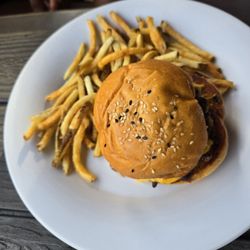 Café Tresbé - Smash burger and fries
