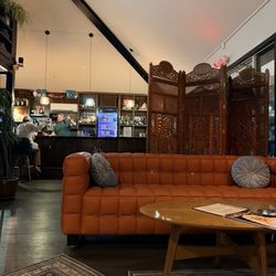Wolfe & Porter - Upstairs sitting area