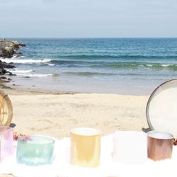 Gwen Gaydos - Sound bath on the beach