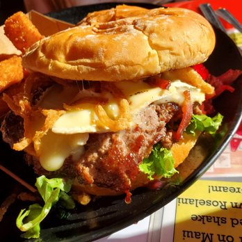 Cool Cat Cafe - Burger of the Month - All the Fall Feels - Burgers Near Me - Kihei, Hawaii