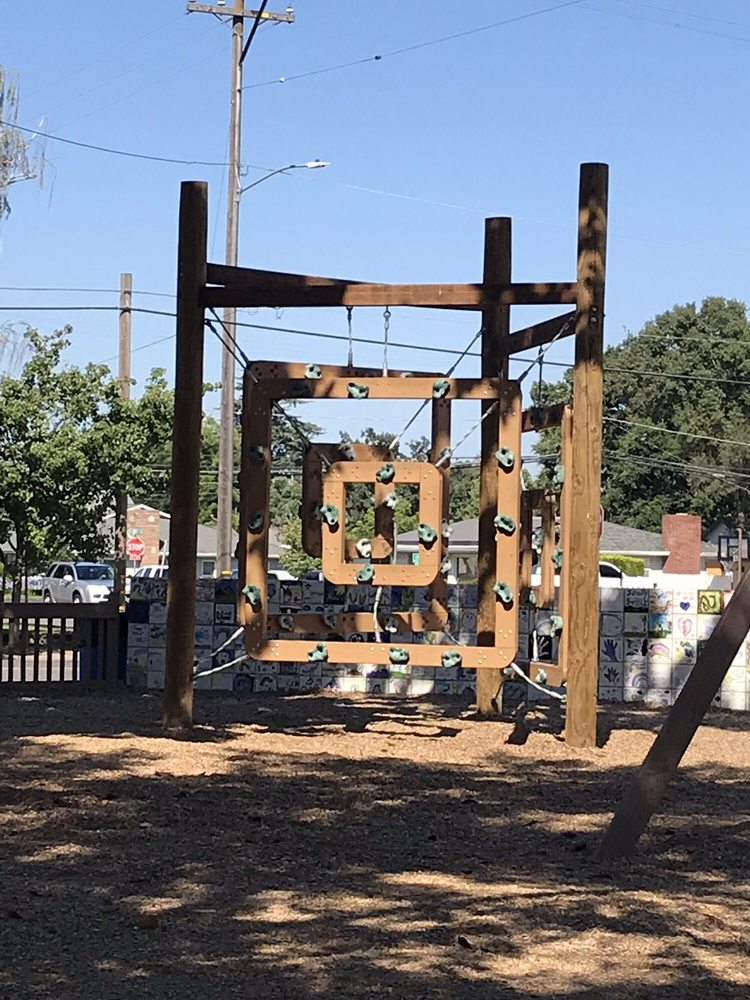 Oakdale Childrens Play Park