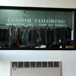 Potomac Tailors - Potomac Tailors at the entrance to Neighborhood 5 of Potomac Mills Mall.