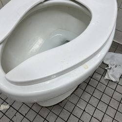 Vineyard 76 Station - Gross. Hasn't been cleaned in forever. Looks like somebody needs to learn how to clean a restroom. Wonder how their house looks..