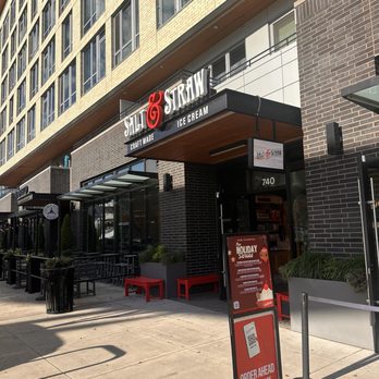Salt & Straw - outdoor view - Ice Cream & Frozen Yogurt Near Me - Vancouver, Washington