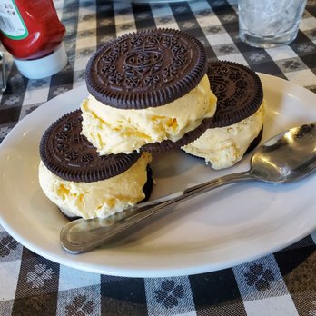 Glory Days Grill - Oreo dessert - Sports Bars Near Me - Tampa, Florida Glory Days Grill - Oreo dessert - Sports Bars Near Me - Tampa, Florida