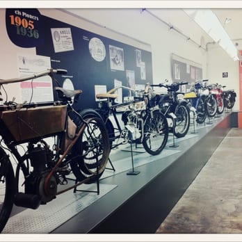 Museu Moto - Exhibit - Museums Near Me - Barcelona, B