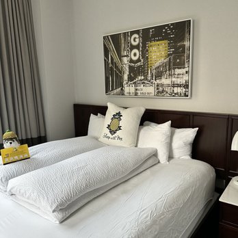 Staypineapple, An Iconic Hotel, The Loop - Hotels Near Me - Chicago, Illinois Staypineapple, An Iconic Hotel, The Loop - Hotels Near Me - Chicago, Illinois