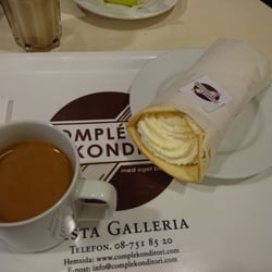 Complé Konditori - Semmelwrap o kaffe