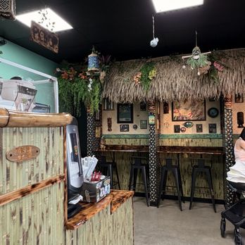 Pineapple Lagoon - Ice Cream & Frozen Yogurt Near Me - Garden Grove, California