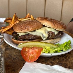 Clancy's Pub an Irish Cantina - Mount mushroom burger