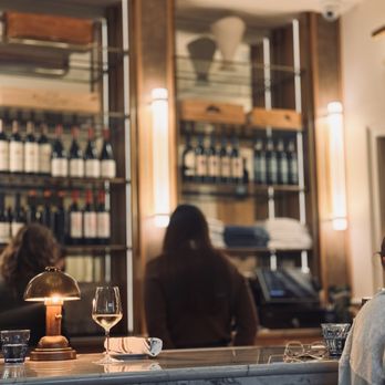 Lorelei - Bar Area - Wine Bars Near Me - Orlando, Florida