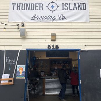 Thunder Island Brewing - Entrance to Thunder Island Brewing Company. - Breweries Near Me - Cascade Locks, Oregon Thunder Island Brewing - Entrance to Thunder Island Brewing Company. - Breweries Near Me - Cascade Locks, Oregon