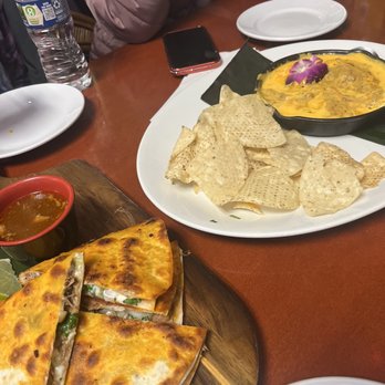 La Charanga Mexican Restaurant,halal - Quesabirria Choriqueso - Mexican Near Me - Rolling Meadows, Illinois La Charanga Mexican Restaurant,halal - Quesabirria Choriqueso - Mexican Near Me - Rolling Meadows, Illinois