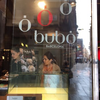 Pastelería Bubò - Looking into the pasteleria from outside - Chocolatiers & Shops Near Me - Barcelona, B Pastelería Bubò - Looking into the pasteleria from outside - Chocolatiers & Shops Near Me - Barcelona, B
