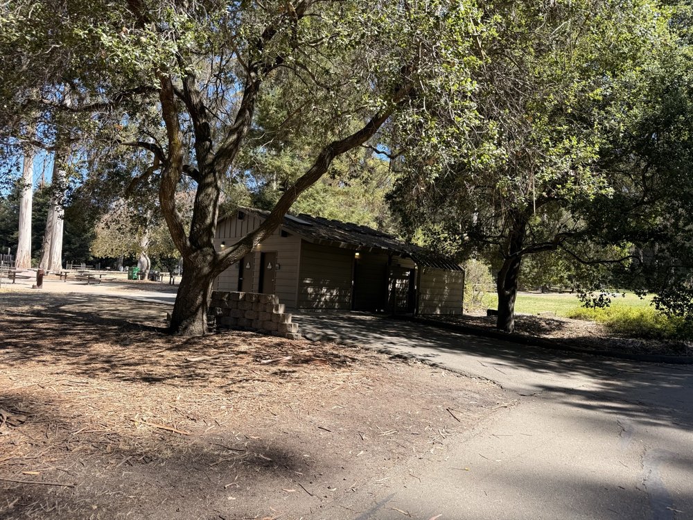 Kennedy Grove Regional Recreation Area Logo