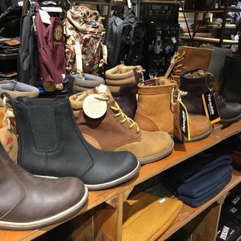 NEON - Kodiak boots. - Women's Clothing Near Me - Toronto, Ontario NEON - Kodiak boots. - Women's Clothing Near Me - Toronto, Ontario
