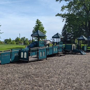 Four Seasons Park - Parks Near Me - Lombard, Illinois Four Seasons Park - Parks Near Me - Lombard, Illinois