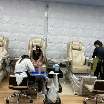 Sen Nails - Getting pedicure and minicure - Nail Salons Near Me - Brentwood, California Sen Nails - Getting pedicure and minicure - Nail Salons Near Me - Brentwood, California