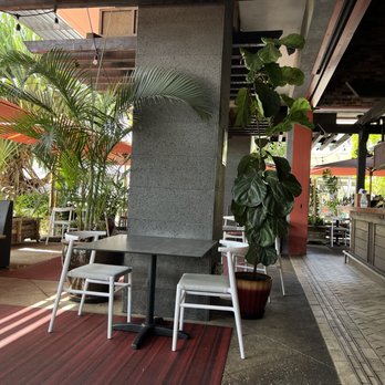 Goen Dining + Bar - patio - Pan Asian Near Me - Kailua, Hawaii