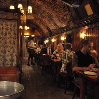 Esterhazykeller - Pubs Near Me - Vienna, 9