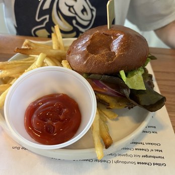 Sudwerk Brewing Co - Kids burger - Breweries Near Me - Davis, California Sudwerk Brewing Co - Kids burger - Breweries Near Me - Davis, California